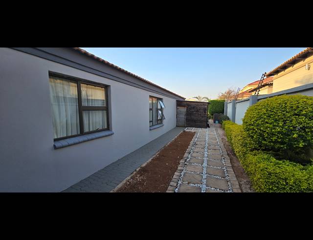 4 BEDROOM FREESTANDING FOR SALE IN BENDOR